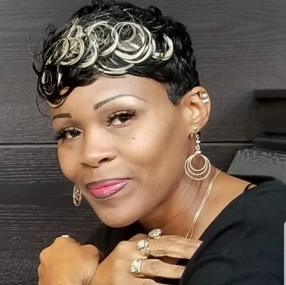 Meet your Posher, Umeka - Picture 1 of 1